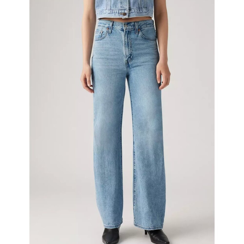 Levi's 34x32 Premium Ribcage Wide Leg Women's Jeans Far And Wide Light Wash - Picture 2 of 9